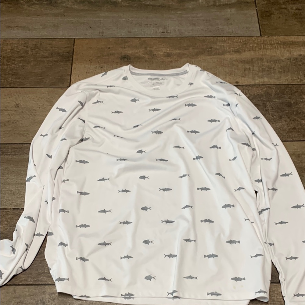 NWOT Men’s Reel Legends long sleeve shirt